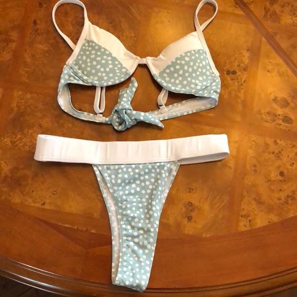 Boutique Other - NWOT👙Green & white polka dot bikini